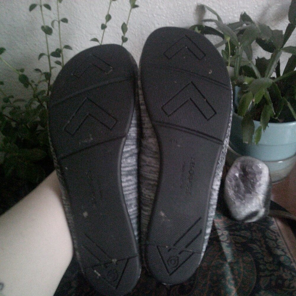 9.5 XERO Shoes Phoenix Knit Flats - Picture 2 of 4